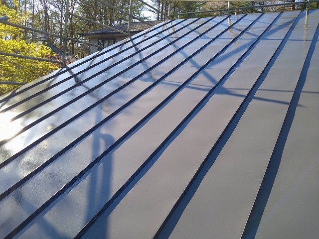 北杜市　屋根塗装　ガルバリウム鋼板　遮熱塗料　サーモアイ